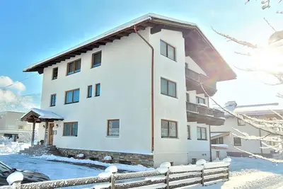 Image de Magnifique maison de vacances privée pour 24 personnes avec Wifi, Tv, balcon et parking