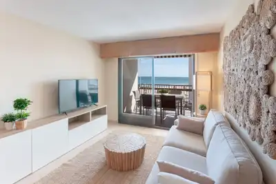 Image de Rénové, avec Ac, chauffage, Wifi, Frontline, terrasse, Chaînes internationales
