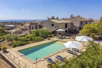 Image de Magnifique maison de vacances pour 6 personnes avec Wifi, piscine privée, Tv, terrasse et parking