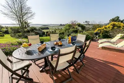 Image de Merveilleuse maison de vacances privée avec Wifi, Tv, terrasse, animaux admis et parking