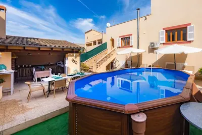 Image de Maison de vacances Casa Hermosa avec piscine, terrasse, climatisation et WiFi