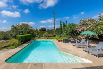 Belle villa avec piscine, Wi-Fi, terrasses, jardin et vue magnifique ; Parking disponible