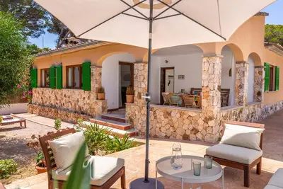 Image de Maison de vacances 'Casa Can Picarola' avec terrasse privée, Wi-Fi et climatisation