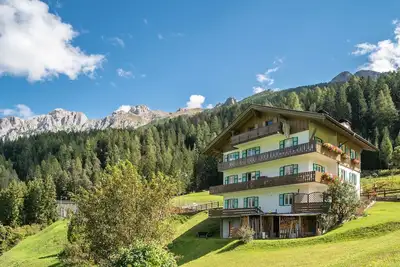 Image de Bel appartement \"Appartamento Latemar\" avec vue sur la montagne, vue sur le lac