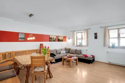 Image de Appartement \"Almrausch\" avec balcon, vue sur les montagnes et Wi-Fi ; parking disponible