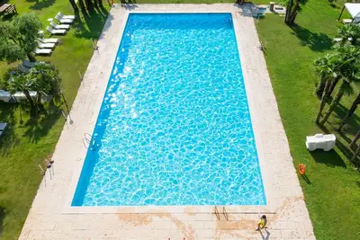 Image de Agréable appartement pour 5 personnes avec piscine, Wifi, Tv, balcon et parking