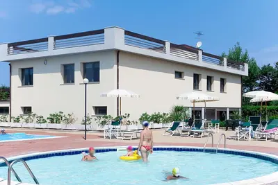 Image de Confortable appartement avec piscine, Wifi, climatisation, Tv, terrasse, animaux admis et parking