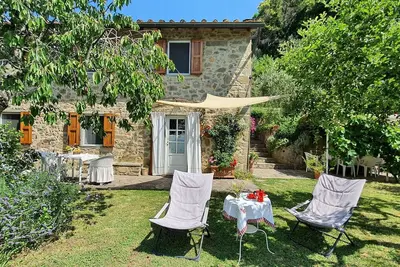 Image de Belle maison de vacances privée avec internet, bain à remous, climatisation, Tv, près de Lucques