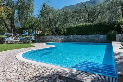 Image de Studio 'Residence La Pergola Monolocale Uno' avec vue sur la montagne, Wi-Fi et climatisation