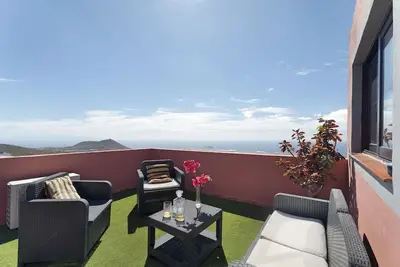 Image de Belle maison Casa Alberto Santos avec terrasse sur le toit, vue sur la montagne et l'océan et Wi-Fi