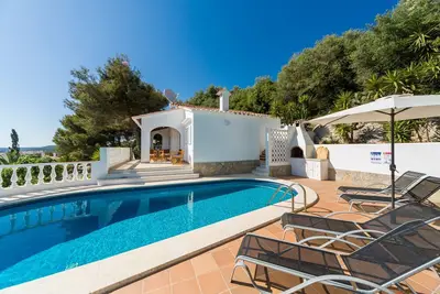 Image de Vue imprenable sur la mer et piscine – Villa Amoura