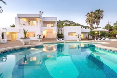 Image de Villa de luxe \"Oasis\" avec piscine, vues panoramiques, Wi-Fi et grand jardin