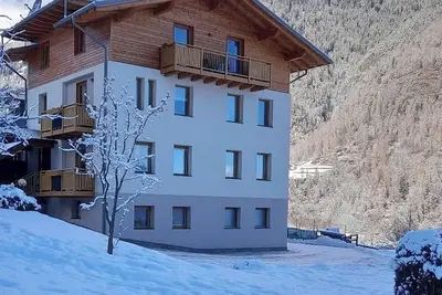 Appartement confortable \"Casa Penasa 1\" avec vue sur la montagne, Wi-Fi et jardin