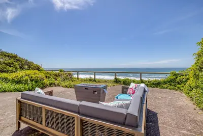 Image de Accueil Oceanfront falaise a cuisine gastronomique, espace de vie supplémentaire au niveau inférieur!