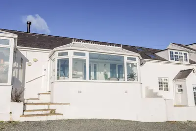 Image de 5 Porthdafarch South Cottages, pet friendly in Trearddur Bay