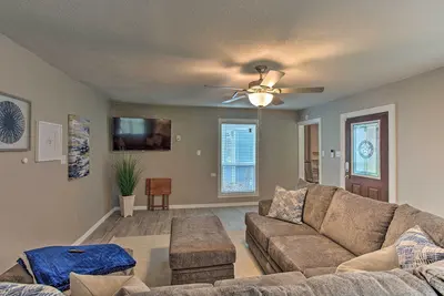 Image de Nouveau! Maison moderne avec jardin <1 Mi au Cowboys Stadium!