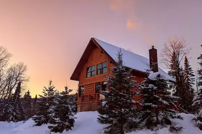 Image de Tremblant Chalet | Spa, Sauna & Pool Retreat