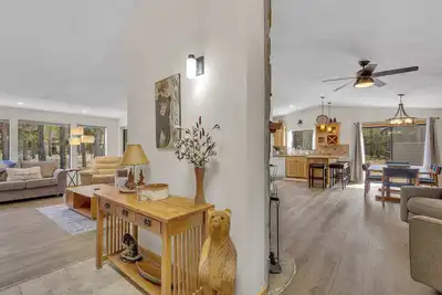 Image de Maison de plain-pied sur North End avec des laissez-passer Sharc gratuits!