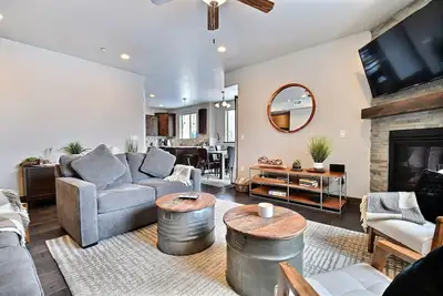 Image de Incroyable 3br avec nouveaux meubles et bain Ă remous | Mins. loin de Deer Valley / Park City!