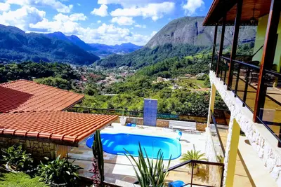 Image de Maison de loisirs avec piscine