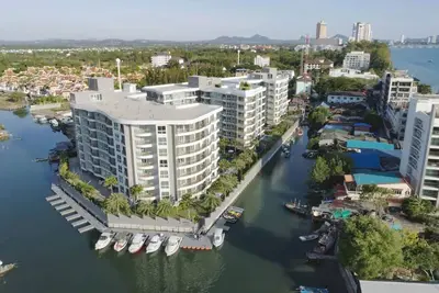 Image de Logement de luxe confortable. 5 étoiles. Plage 50 m