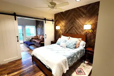 Image de Chambre Lodge de style ferme moderne avec une belle vue