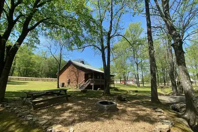 Image de Pet Friendly Lobo Landing Cabin!