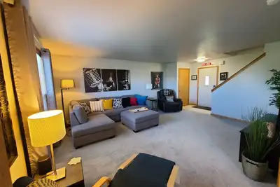 Image de Grand choix pour les voyageurs d'affaires et de sport Gb 3 chambres, 1. 5 salles de bain Duplex