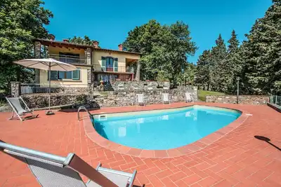 Belle maison de vacances privée avec Wifi, piscine privée, Tv, terrasse, vue panoramique, parking