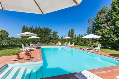 Image de Appartement dans une maison de vacances avec piscine, climatisation, Wifi, Tv, terrasse, parking