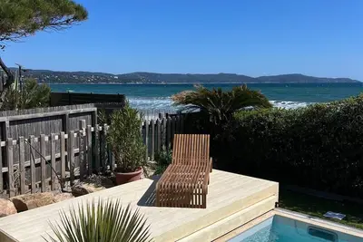 Villa les pieds dans l’eau avec piscine