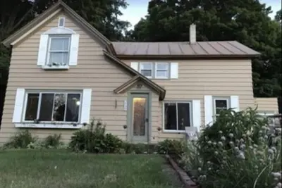 Image de Maison à 2 pâtés de maisons du lac