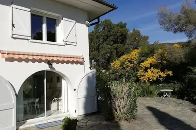 Image de Appartement 3 Pieces Avec Belle Vue Mer Dans Une Propriete Calme Et Verdoyante