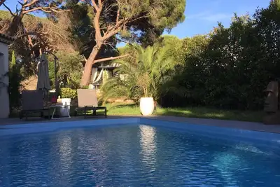 Image de villa de luxe dans le golfe de saint tropez- Piscine & Jardin privatifs