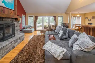 Stay Montana - Maison de trois chambres dans une communauté calme avec vue sur le lac Flathead