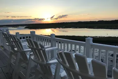 Image de Beautiful Sound View Condo - fully renovated!