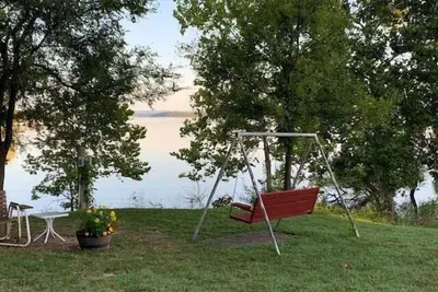 Image de Suite directement sur le lac Tablerock. . . à quelques pas de la rive! À proximité de Big Cedar Lodge Red Bud Cove