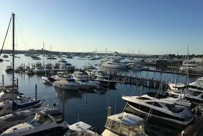 Image de Suite de luxe d'une chambre située au cœur de Newport et juste à côté de la Tamise