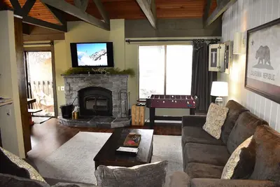 Image de #192 cozy upstairs unit, perfect for a mountain stay