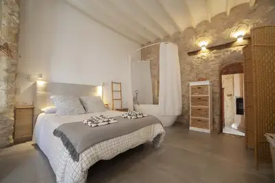 Image de Suite de 45m2 avec baignoire dans la vieille ville