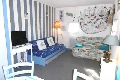 Image de Studio 2 à 3 personnes à 300 m de la plage avec piscine
