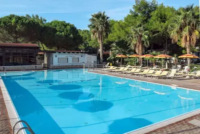 Image de Appartement avec bain à remous, piscine, climatisation, Wifi, Tv, terrasse