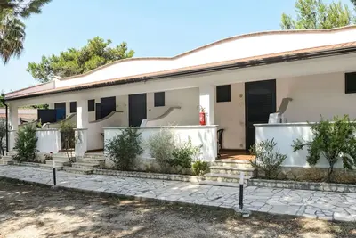 Image de Appartement avec bain Ă remous, climatisation, piscine, Wifi, Tv, terrasse