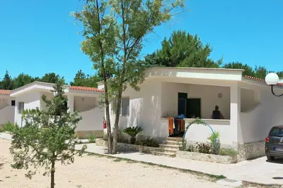 Appartement avec bain à remous, Wifi, piscine, climatisation, Tv, terrasse