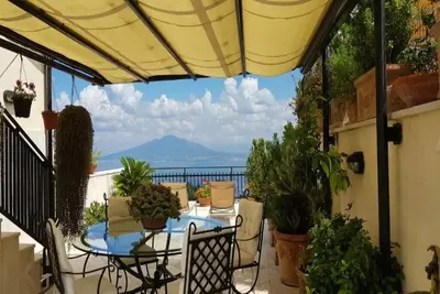Image de Loft Sunfilled Avec Vue ÉTONNANT / An Vedetta Bord De Mer