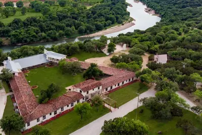 Image de River Front Historic Lodge + Suites w/Scenic Stay on 14 Private Acres