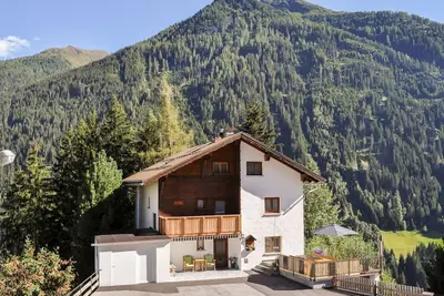 Image de Merveilleuse maison de vacances privée pour 10 personnes avec Wifi, Tv, balcon et parking