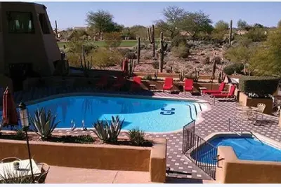 Image de Condo de style complexe de golf