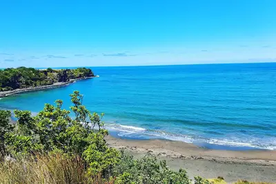 Image de Bach familial et original près de la plage à Opunake
