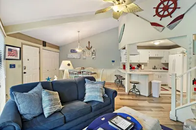 Image de Amusement! Maison de vacances dans un complexe avec plage privée du lac Léman, piscine, fitness, golf
